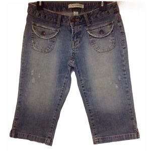 Juniors Aeropostale Flap Pocket Distressed Capri Jeans with Stretch Size 5/6